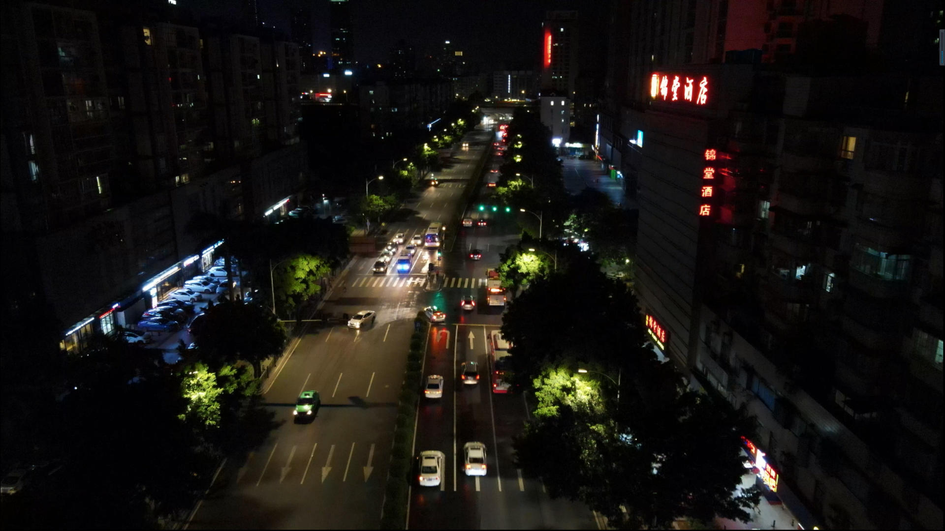 4k高清航拍广州城市道路交通车水马龙车流视频的预览图