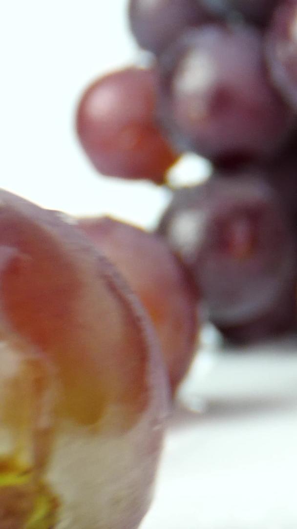 葡萄紫葡萄新鲜水果微距镜头视频的预览图