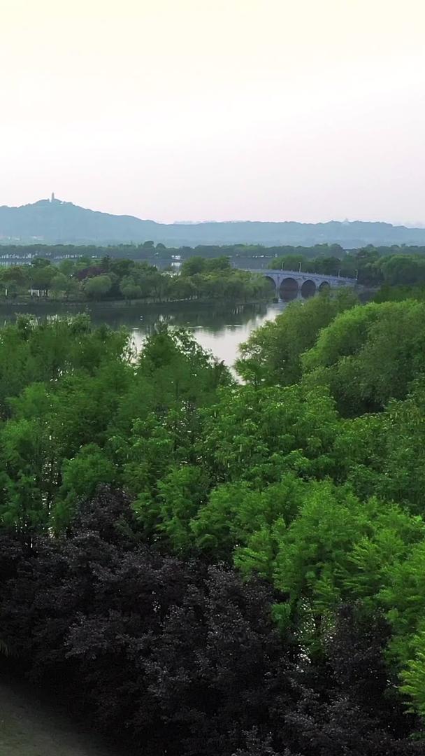苏州石湖景区日落航拍视频的预览图