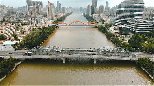 4k高清广州珠江上的海珠大桥交通视频的预览图