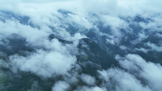 高空航拍山顶天空云海4k素材视频的预览图