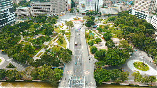 4k高清航拍广州著名地标海珠广场视频的预览图