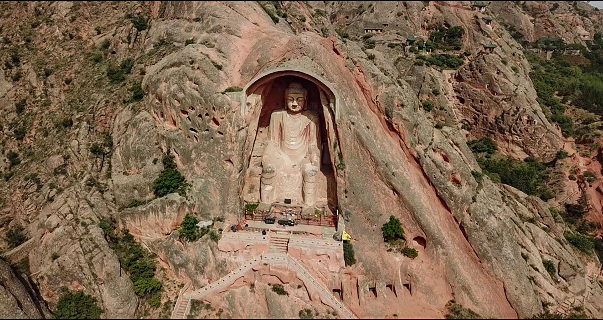 世界文化遗产须弥山石窟4k航拍视频视频的预览图