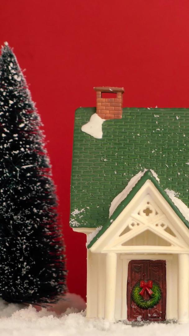 圣诞小屋红色背景视频的预览图