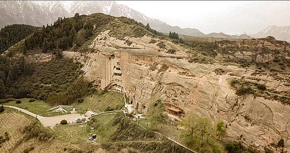 世界文化遗产马蹄寺石窟4k航拍视频视频的预览图
