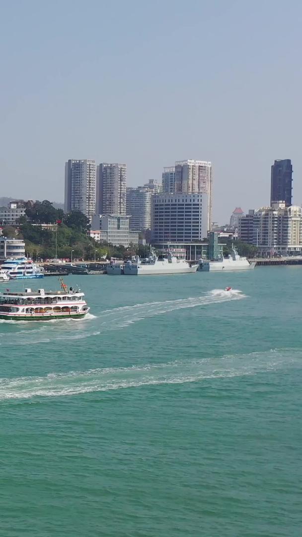 鼓浪屿厦门城市风景轮渡航拍视频视频的预览图