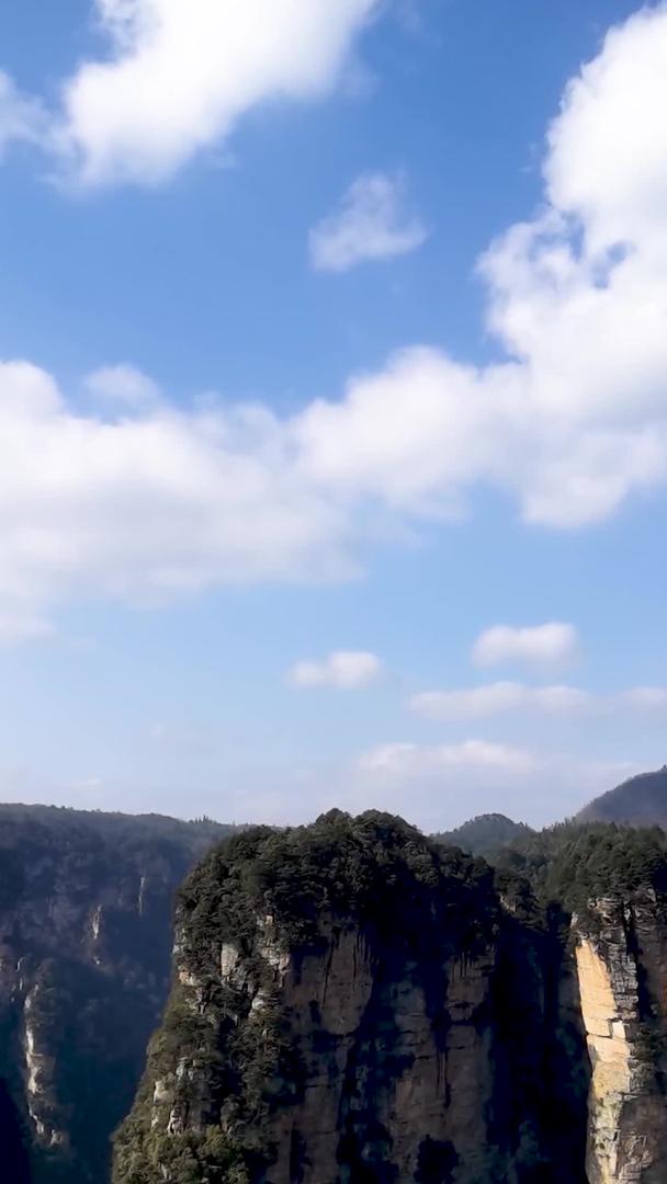 湖南武陵源杨家界景区实拍延时摄影视频的预览图