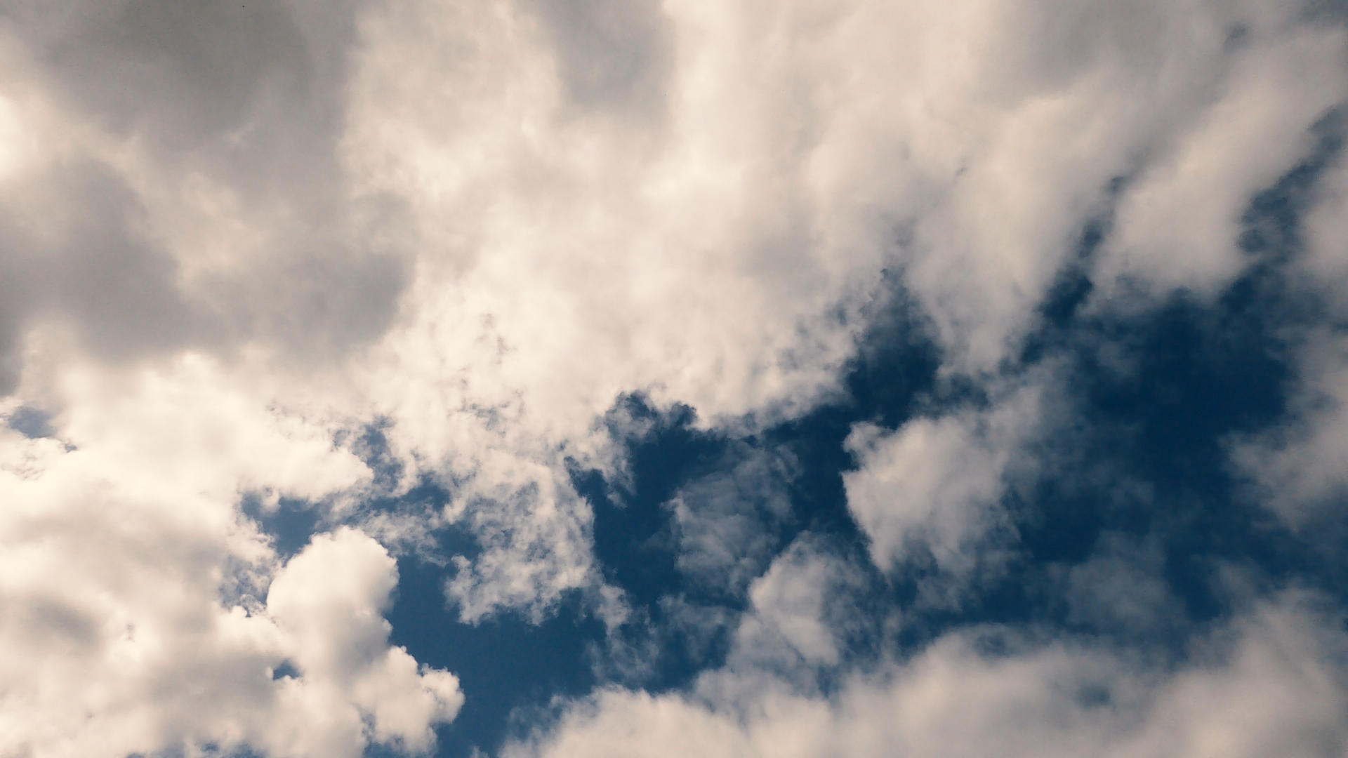 4K大气天空云彩空镜头延时摄影视频的预览图