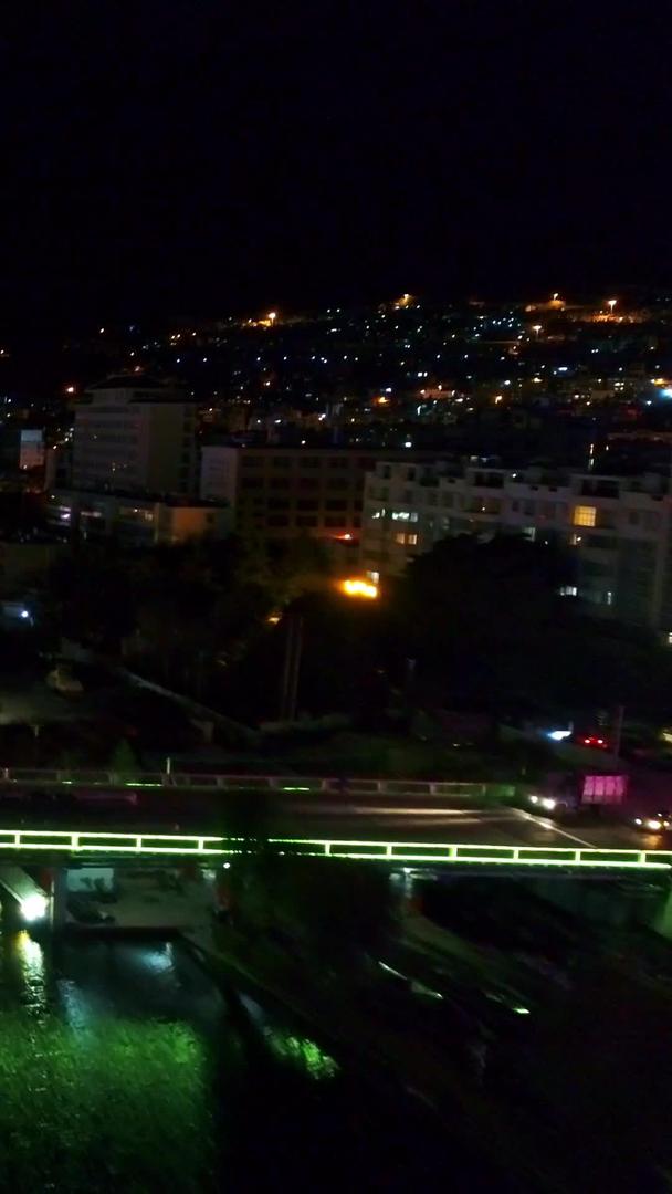城市夜景大理市区视频的预览图