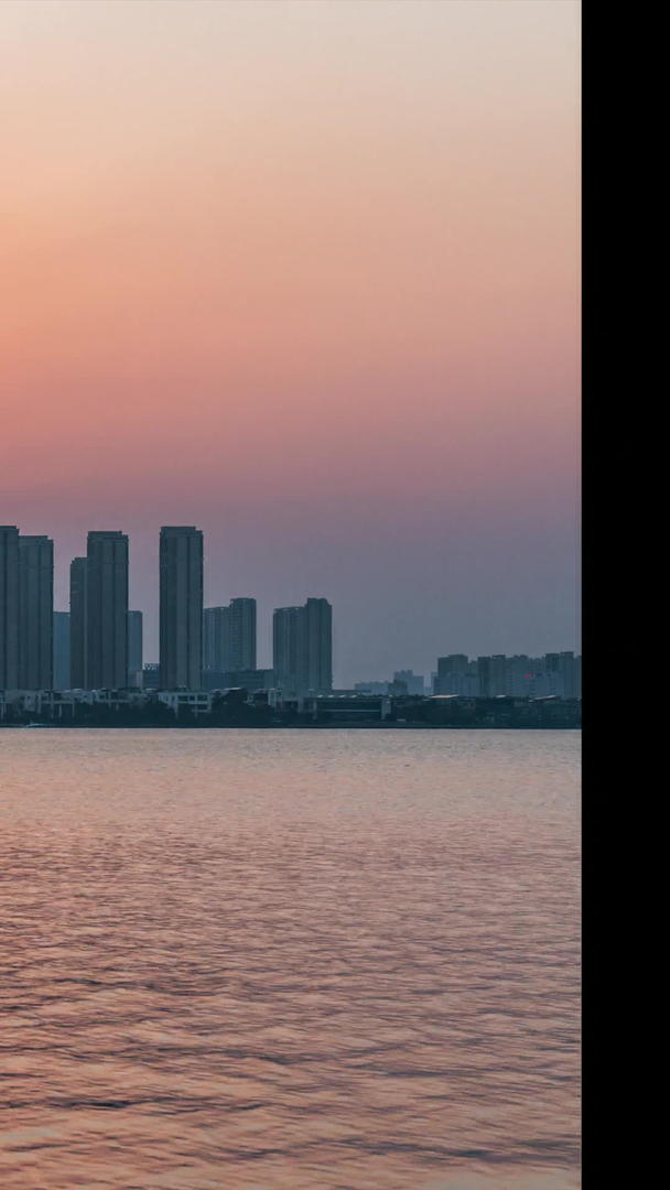 城市海天一线日落延迟视频的预览图