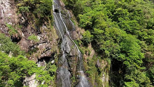 航拍5A福建国家地质公园鸳鸯溪景区千叠瀑布视频视频的预览图