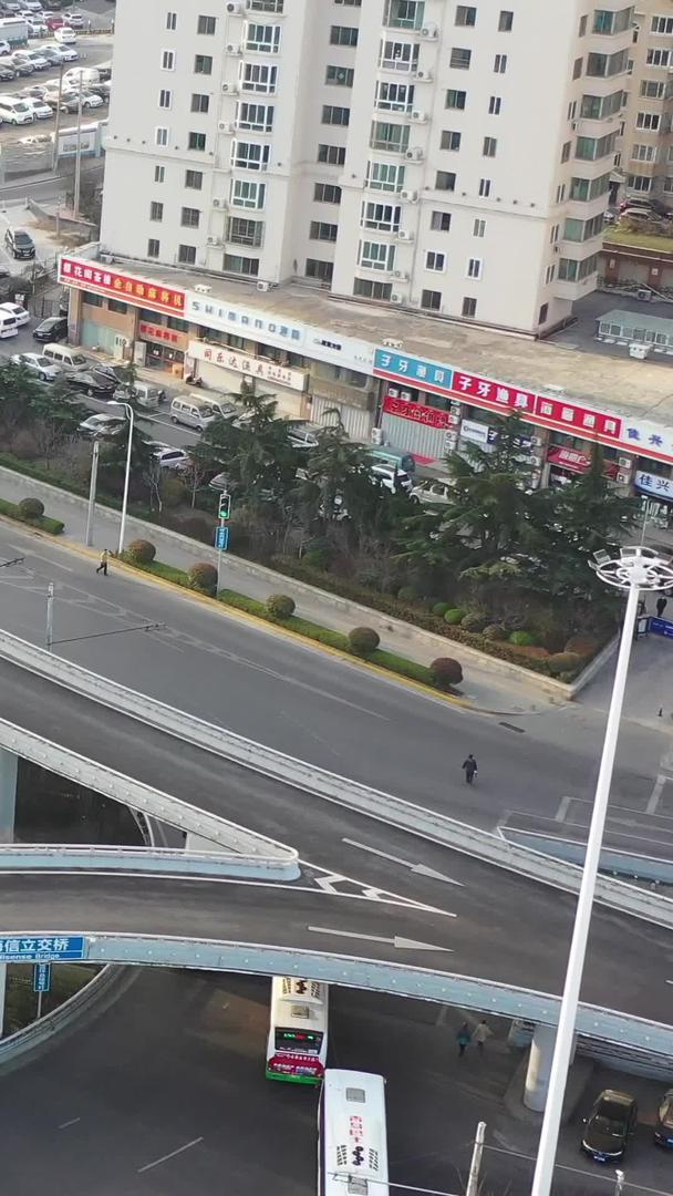 城市交通立交桥及高速公路航拍集合视频的预览图