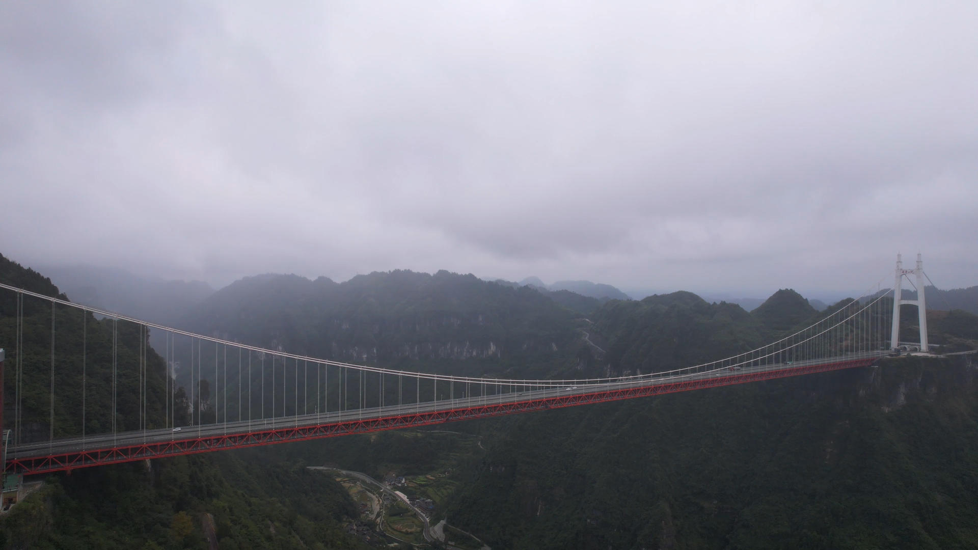 航拍湖南5A级旅游景区矮寨大桥4k素材视频的预览图