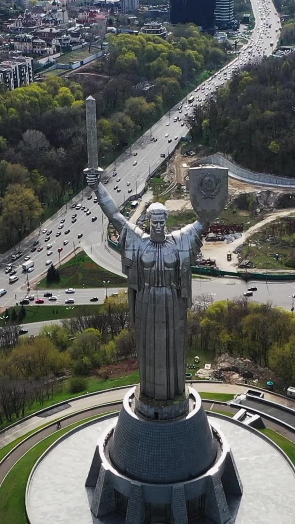 祖国的乌克兰母亲雕像视频的预览图