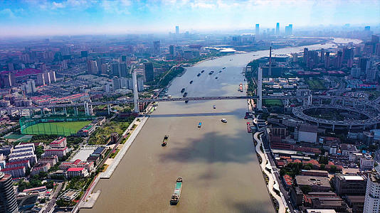 4K航拍上海南浦大桥车流视频的预览图