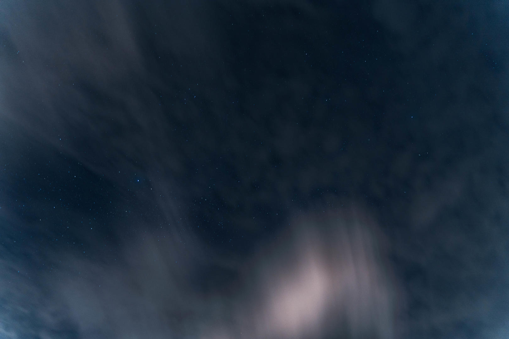 乌云背后的星空4k延时视频的预览图