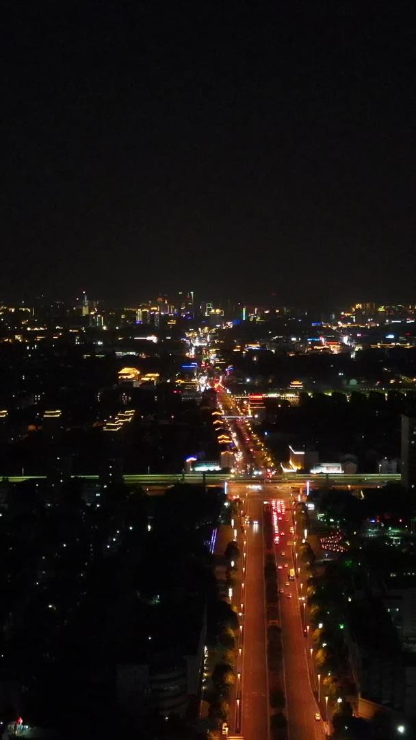 苏州是一个灯火通明的城市视频的预览图