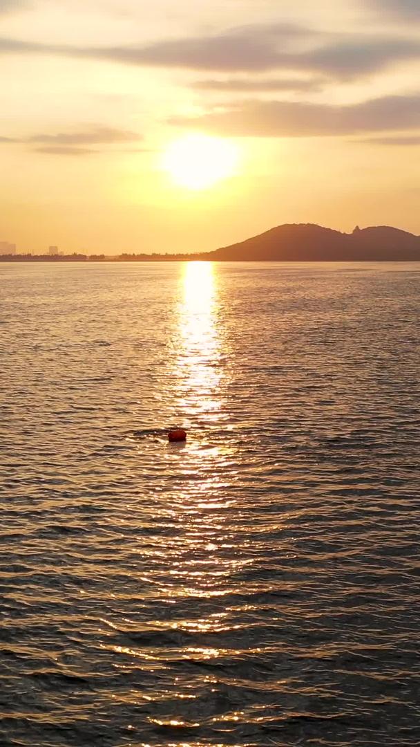 东湖日出航拍美丽视频的预览图