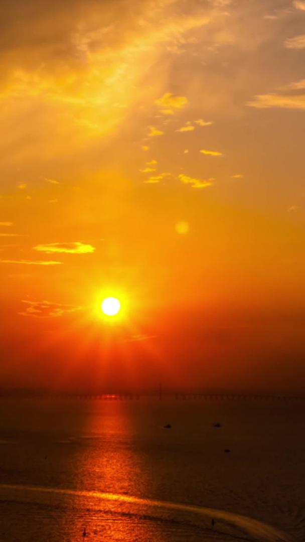 夕阳落日在海边延迟视频的预览图