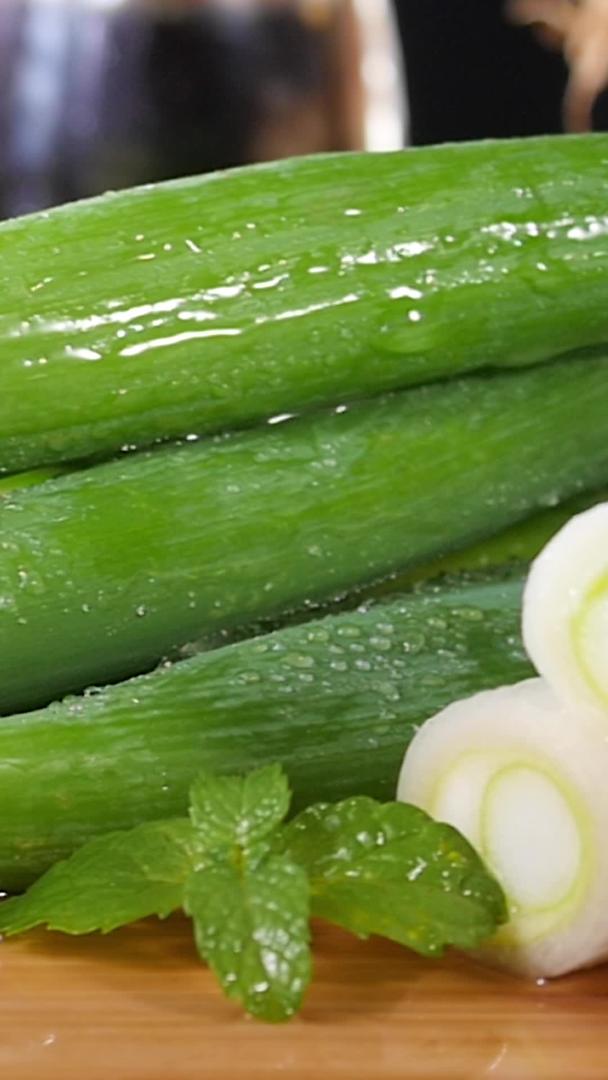 绿色健康蔬菜大葱视频的预览图