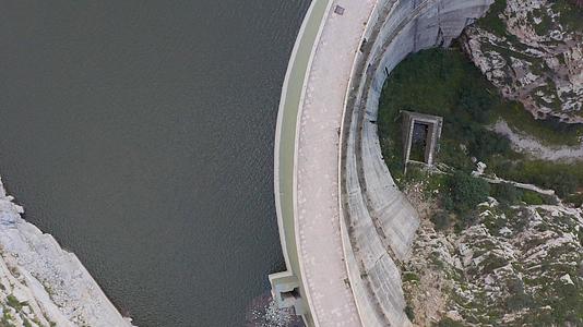 水坝水库4K航拍视频的预览图