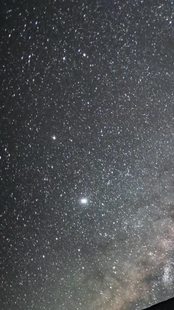 西藏之旅夜景星空银河素材视频的预览图