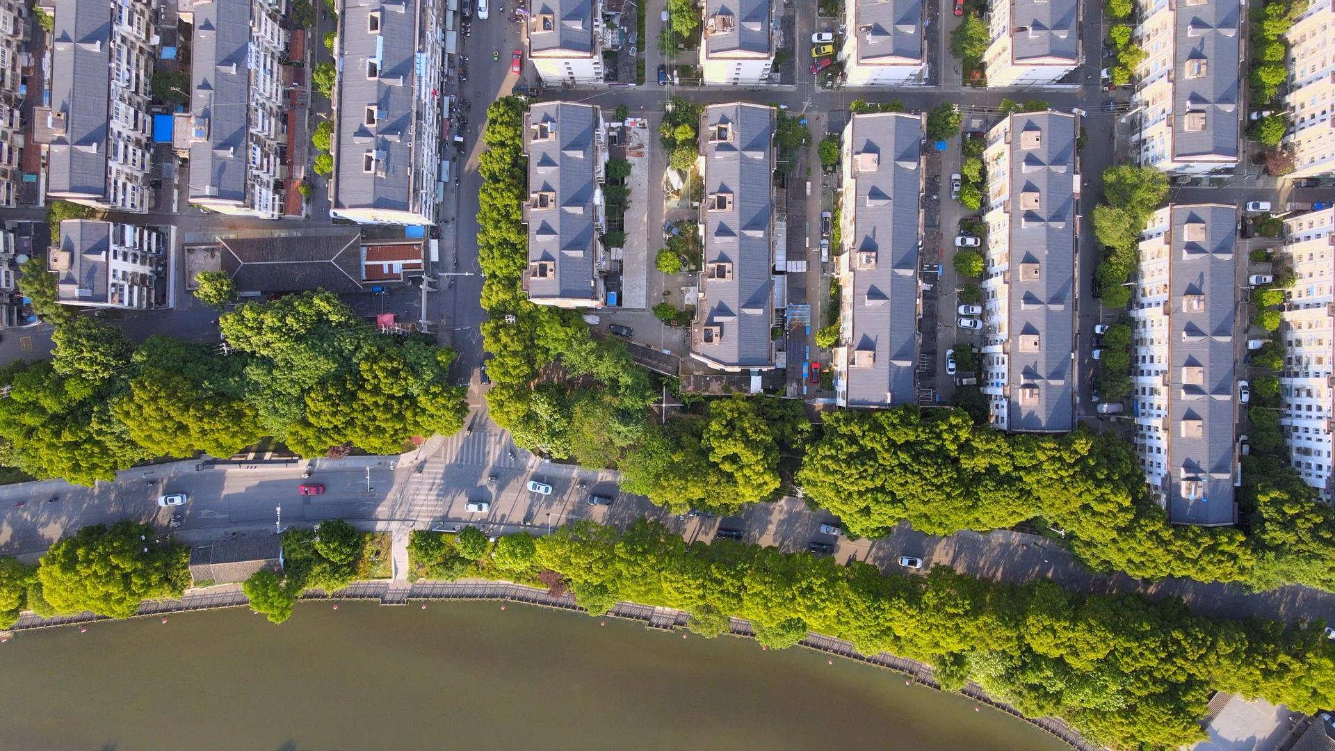 4k航拍城市建筑群视频的预览图