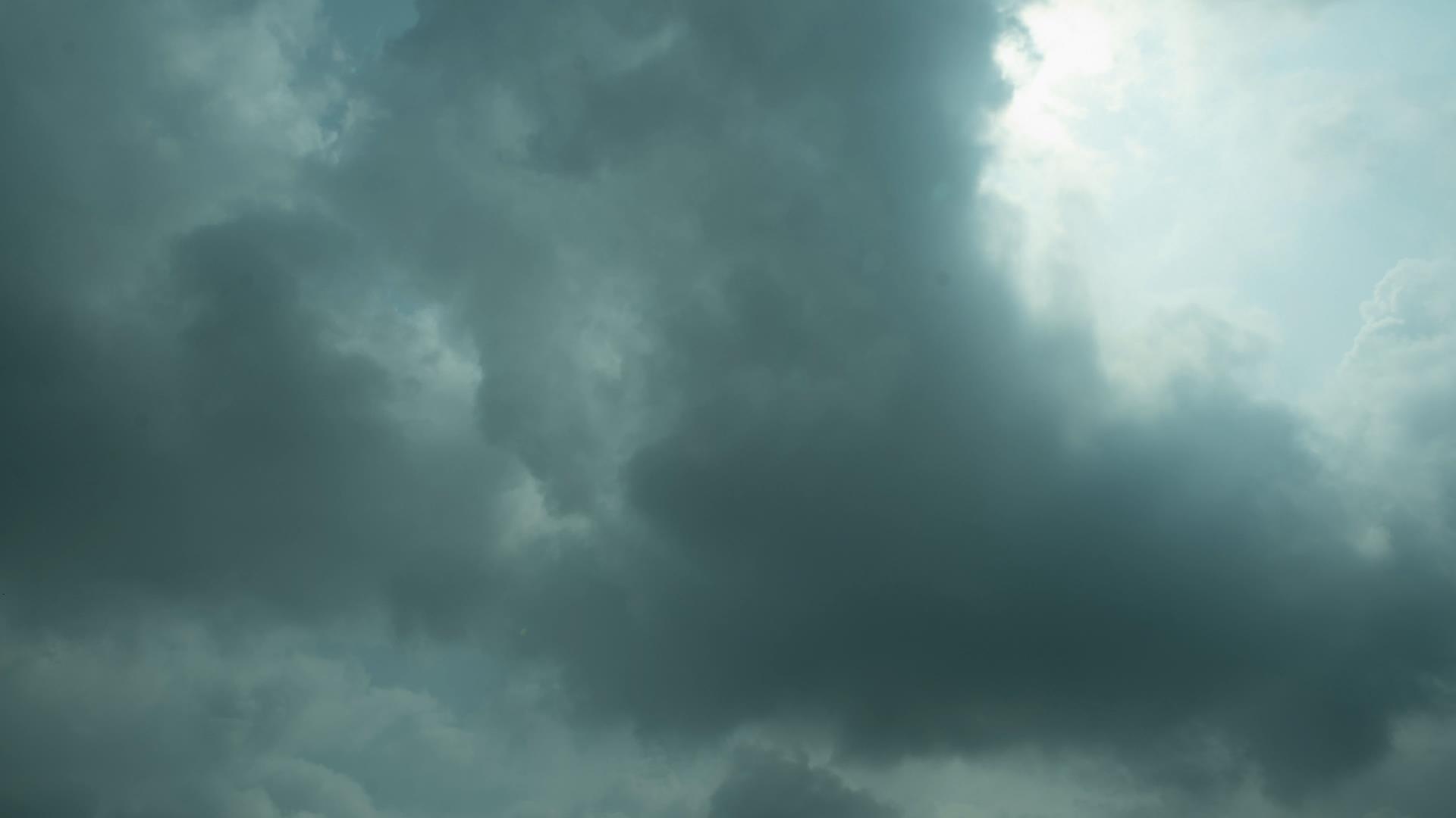 8K云朵流动山空镜延时视频视频的预览图