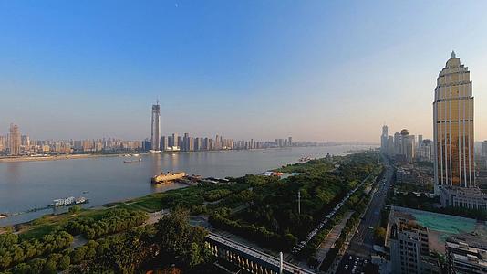 武汉汉口江滩都市延时4K视频视频的预览图