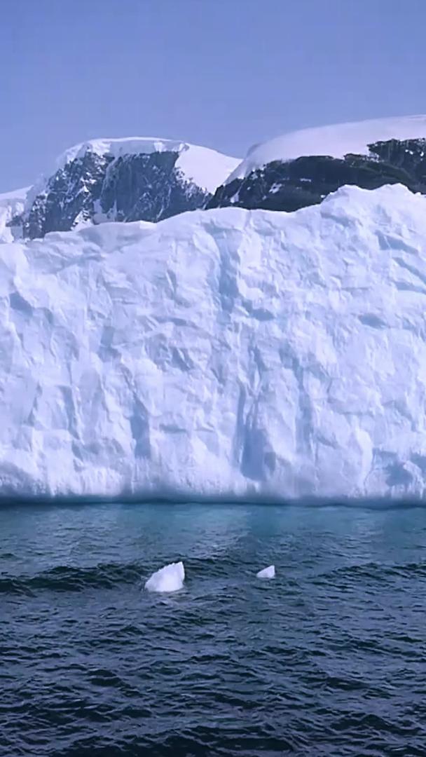 冰块漂浮在南极洲视频的预览图