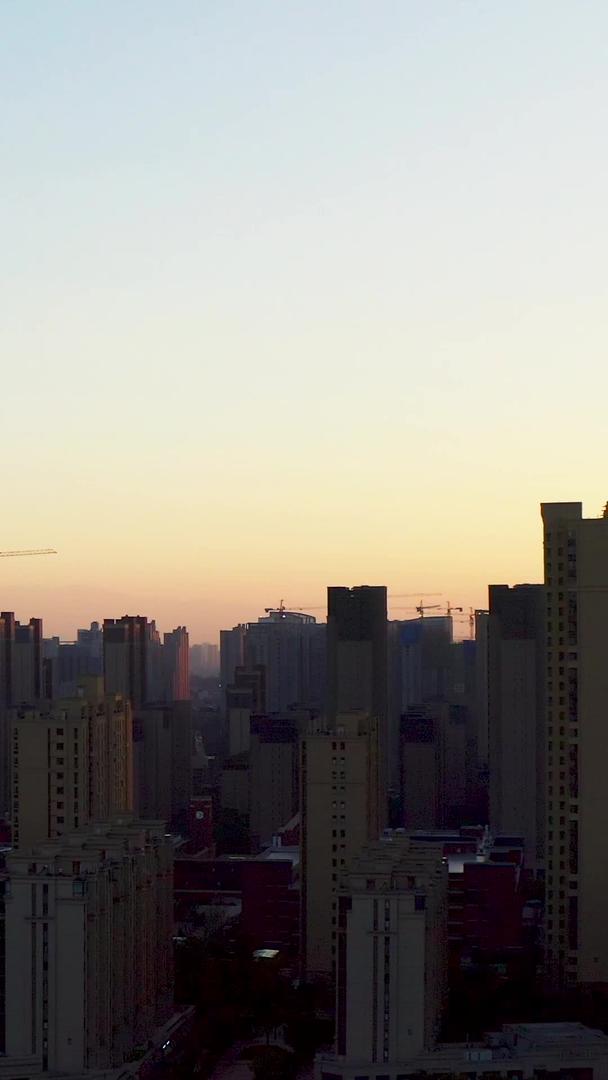 城市发展楼宇航拍视频的预览图