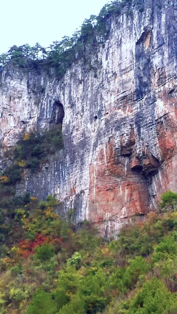 航拍山峰集合视频的预览图