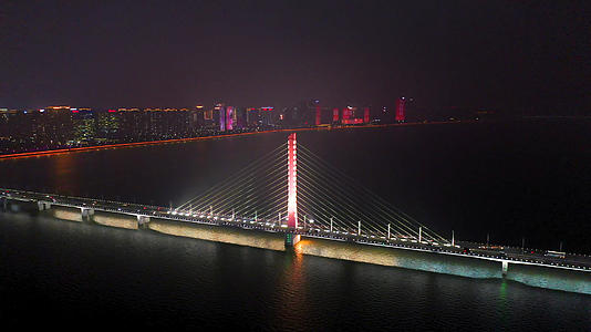 4K航拍钱江三桥灯光夜景视频的预览图