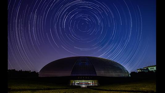 北京国家大剧院环绕星轨之动态视频的预览图