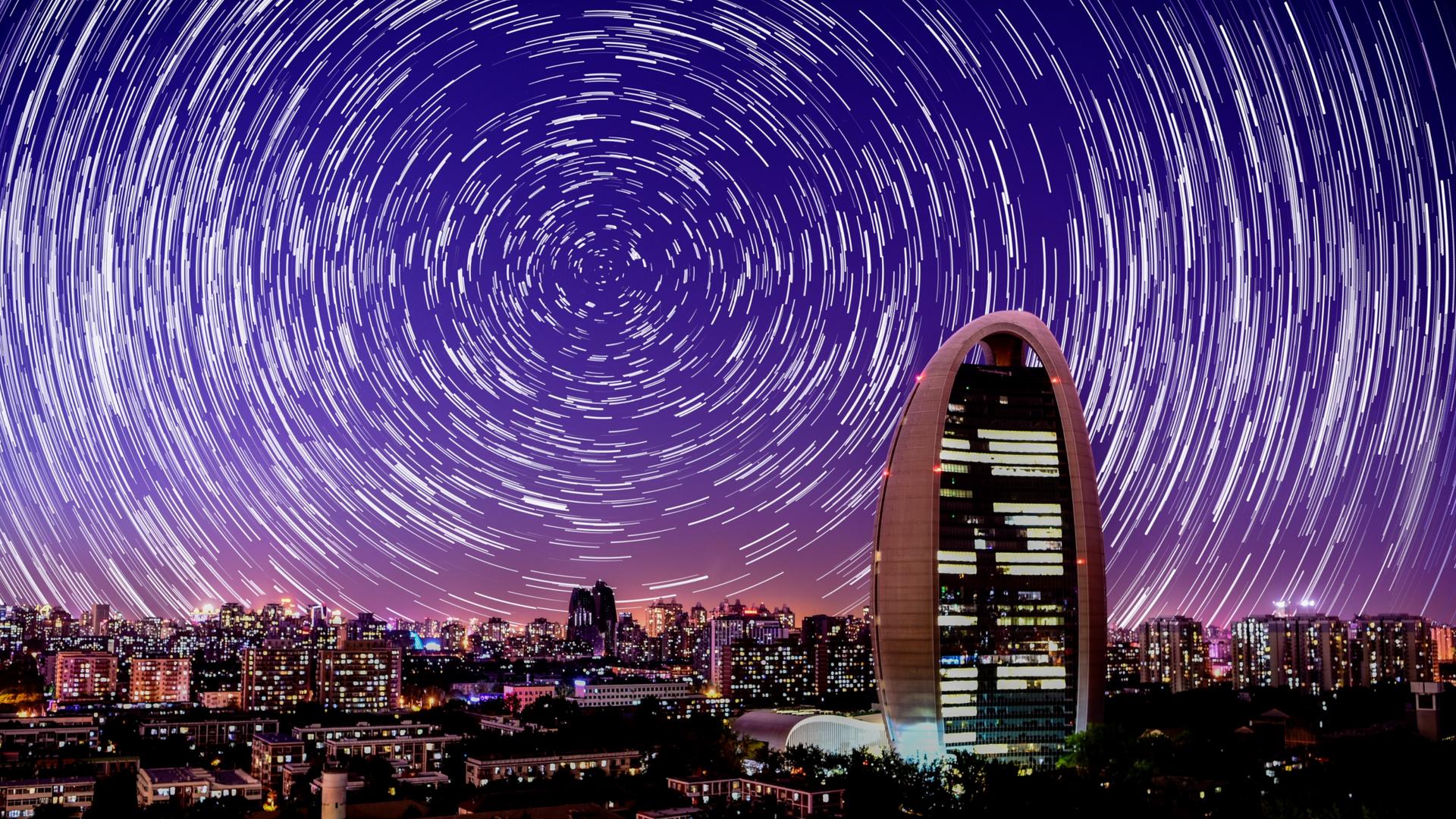 北京人民日报大楼的环绕星轨之动态视频的预览图