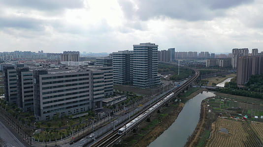 上海嘉定新城11号线地铁视频的预览图