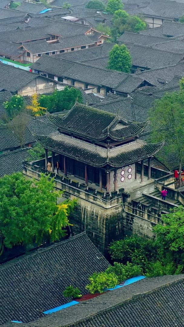 拍摄中国四大古城阆中古城楼视频素材视频的预览图
