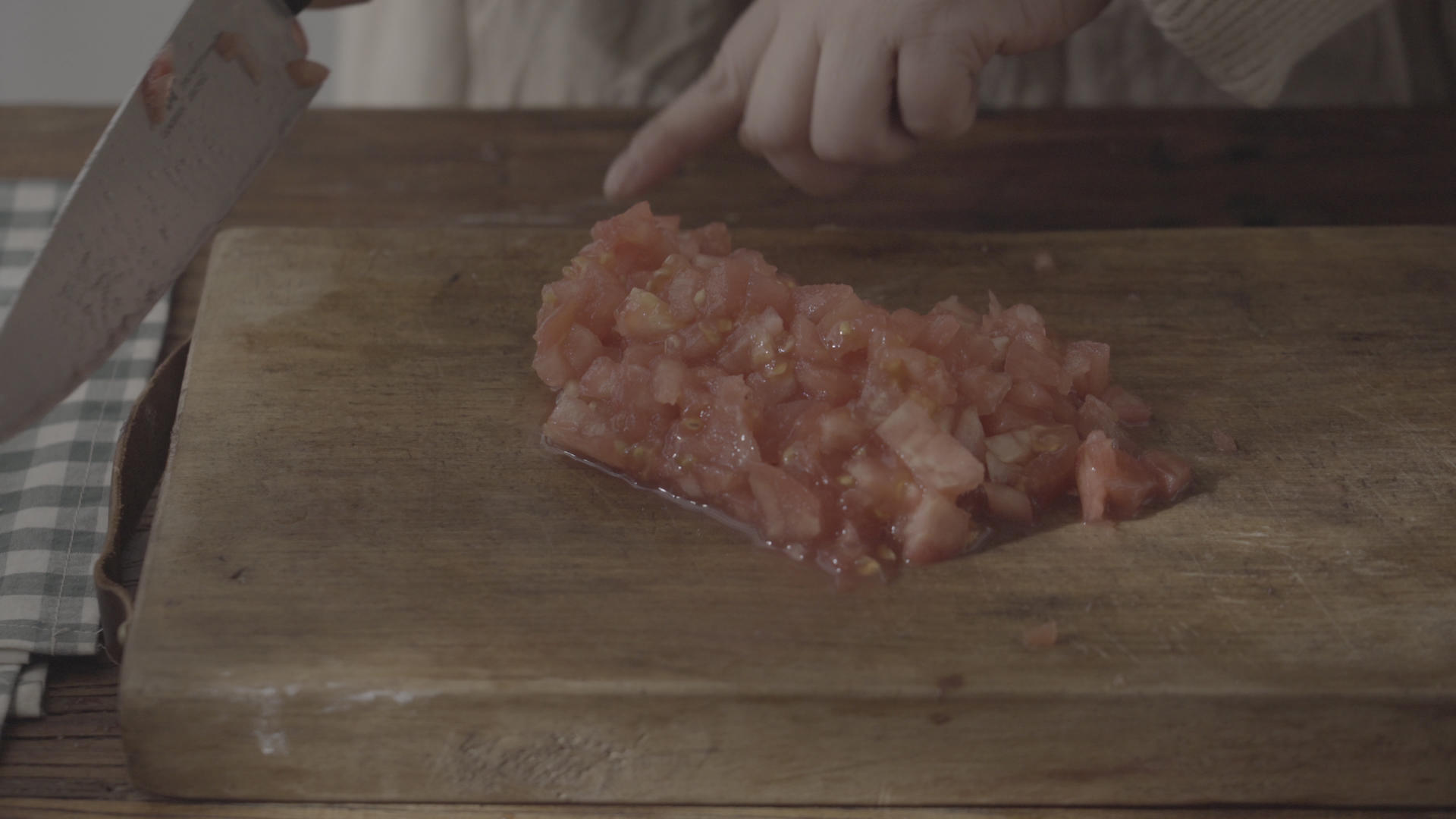 番茄鸡腿肉焖饭素材09视频的预览图