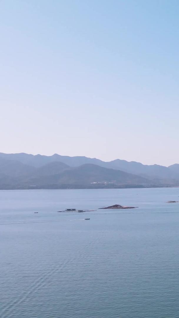 航拍城市海景岛自然风光素材视频的预览图