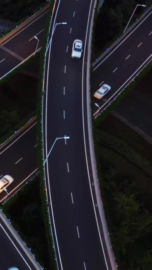 南京城市立交桥车流航拍视频的预览图