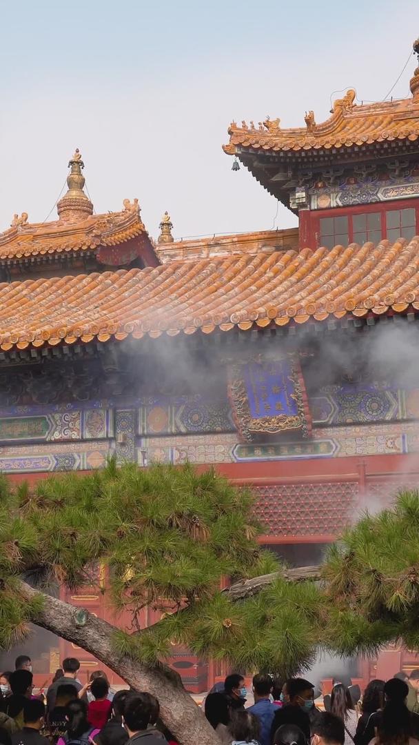 雍和宫庙春节祈福视频的预览图
