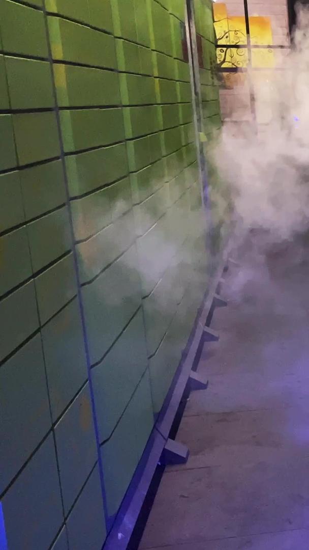 城市社区医疗环境疫情防疫自动喷雾消毒居家生活素材视频的预览图