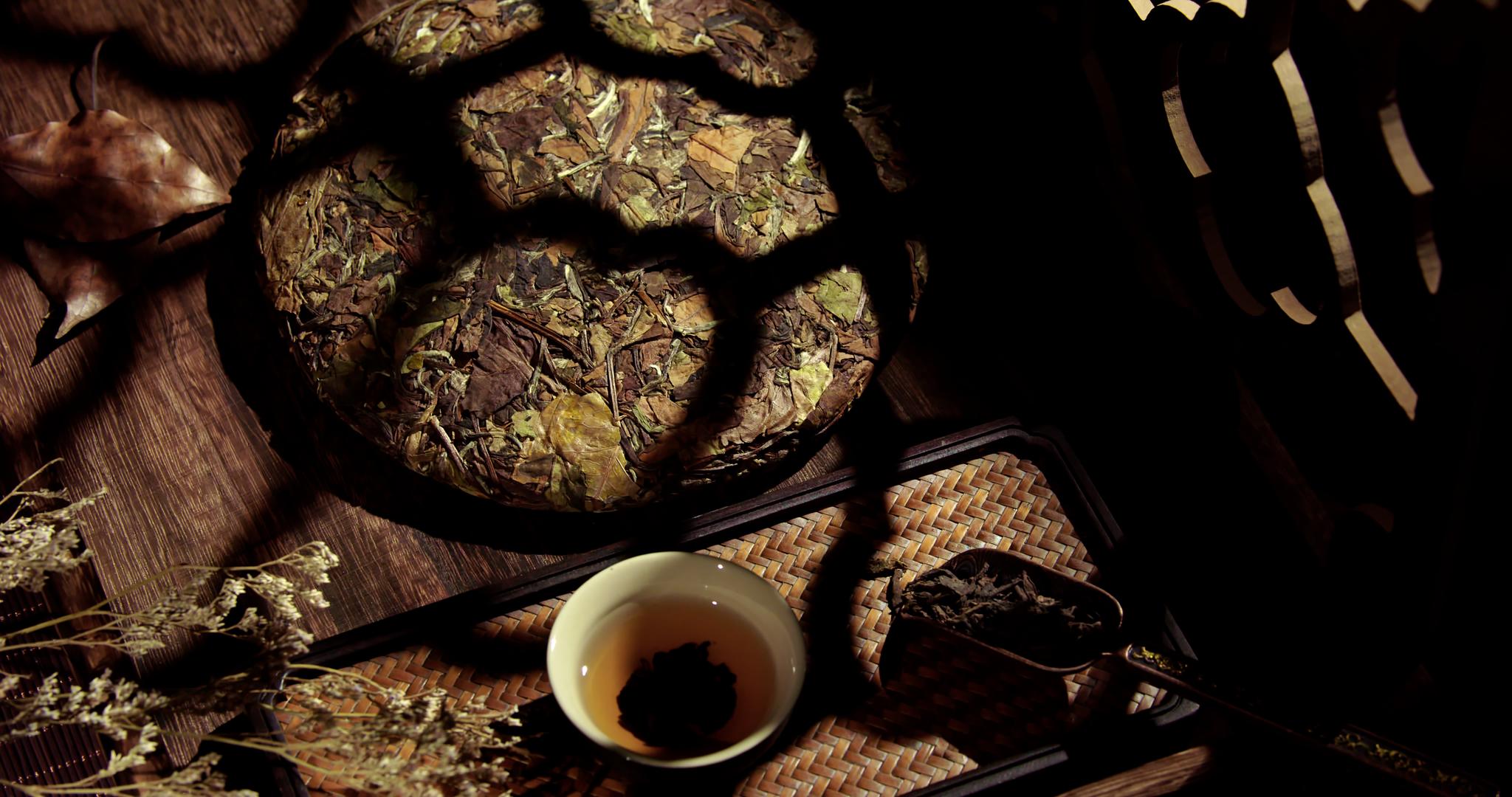 阴影轮廓中的茶饼视频的预览图