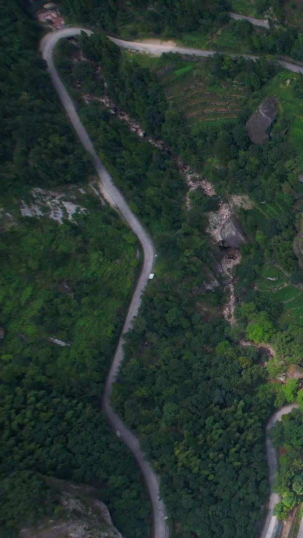 航拍5A景区雁荡山洞景区俯瞰盘山公路视频视频的预览图