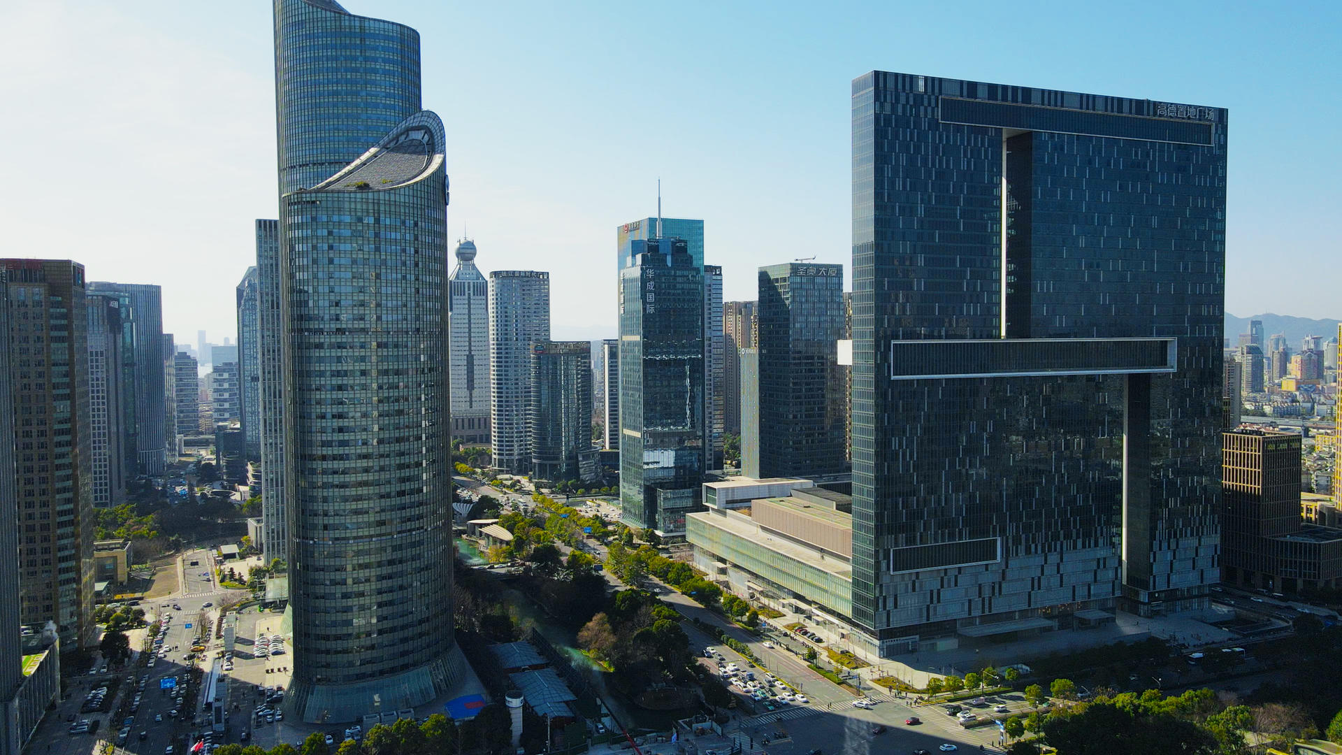 4K大气航拍杭州CBD钱江新城高楼写字楼金融中心商圈视频的预览图