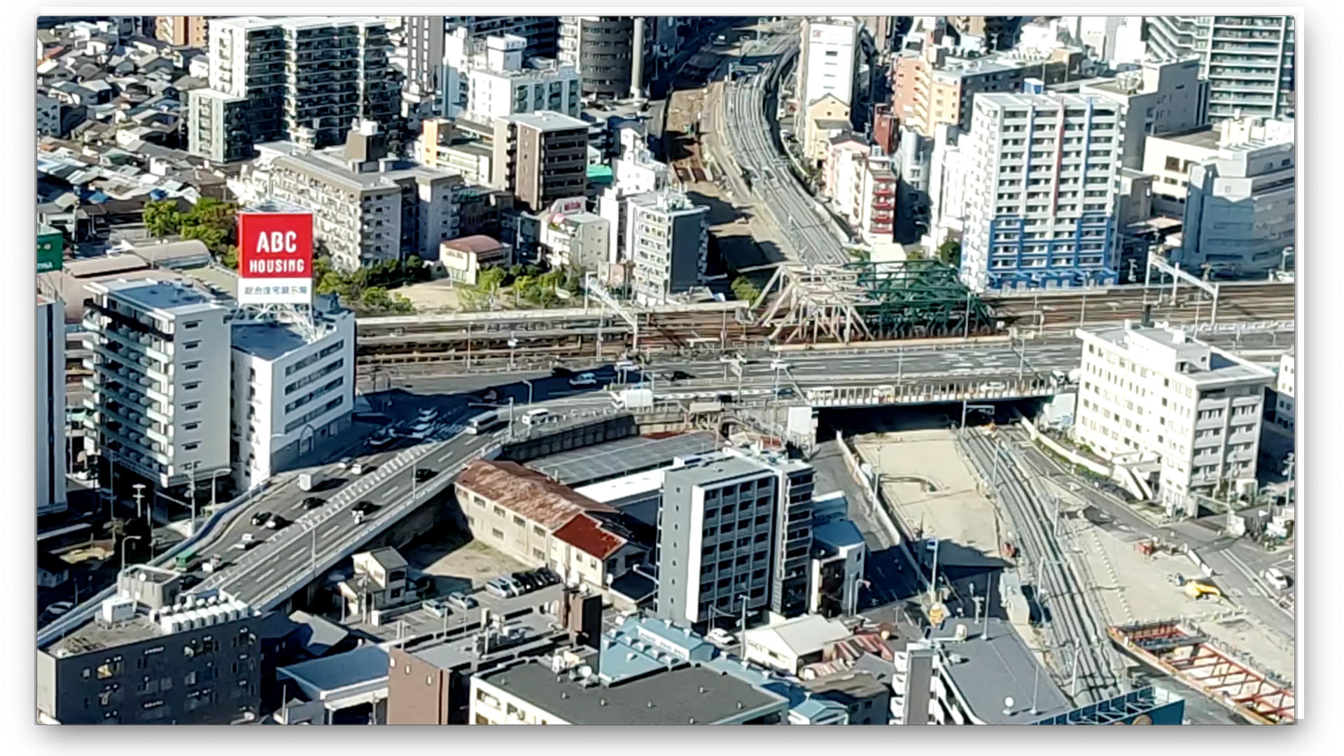 福冈塔俯视的城市交通延时视频的预览图