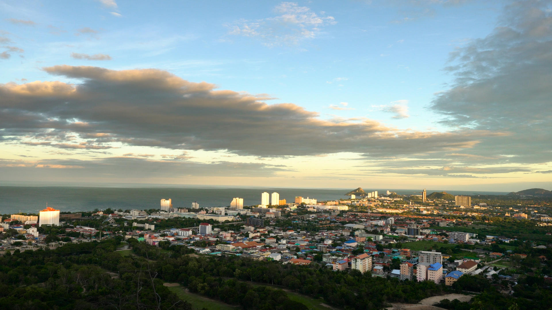 泰国华欣城市全景延时4K视频的预览图