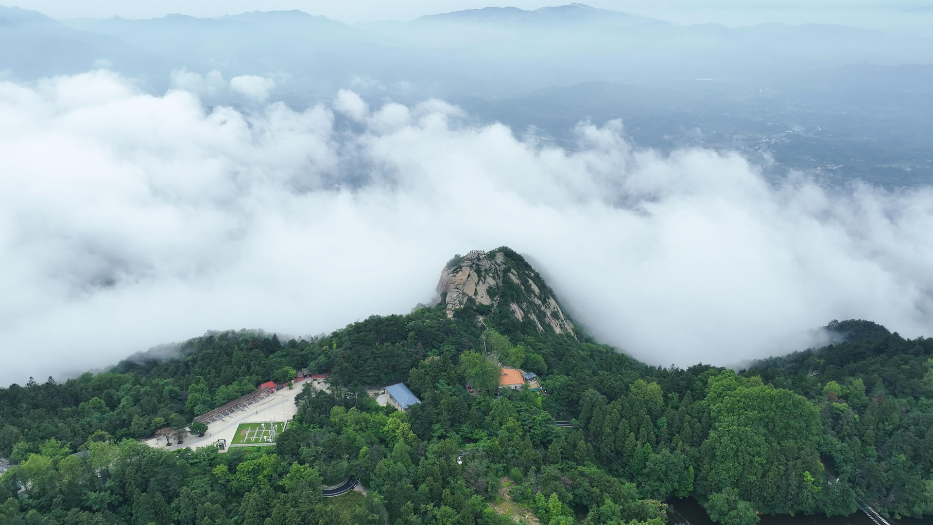 河南省信阳旅游5A鸡公山报晓峰云海自然景观4k素材视频的预览图