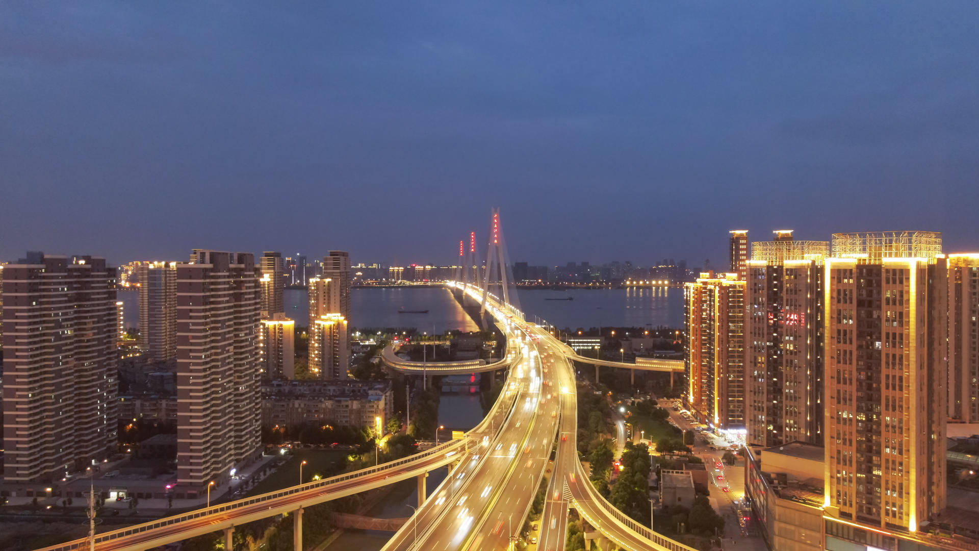 8k素材延时摄影航拍城市交通桥梁道路夜景视频的预览图