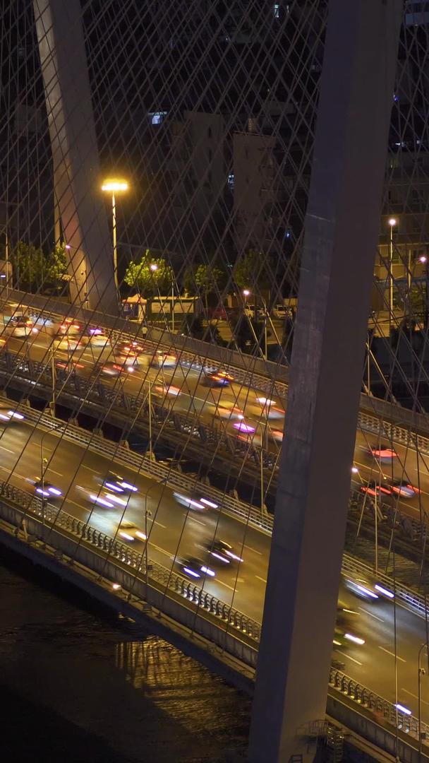城市夜景道路交通街景汽车流量材料视频的预览图